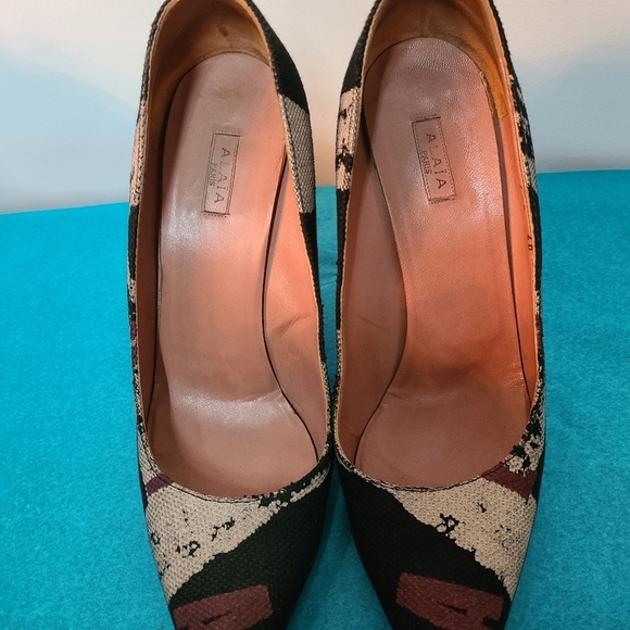 Alaia Heels - Picture 14 of 15